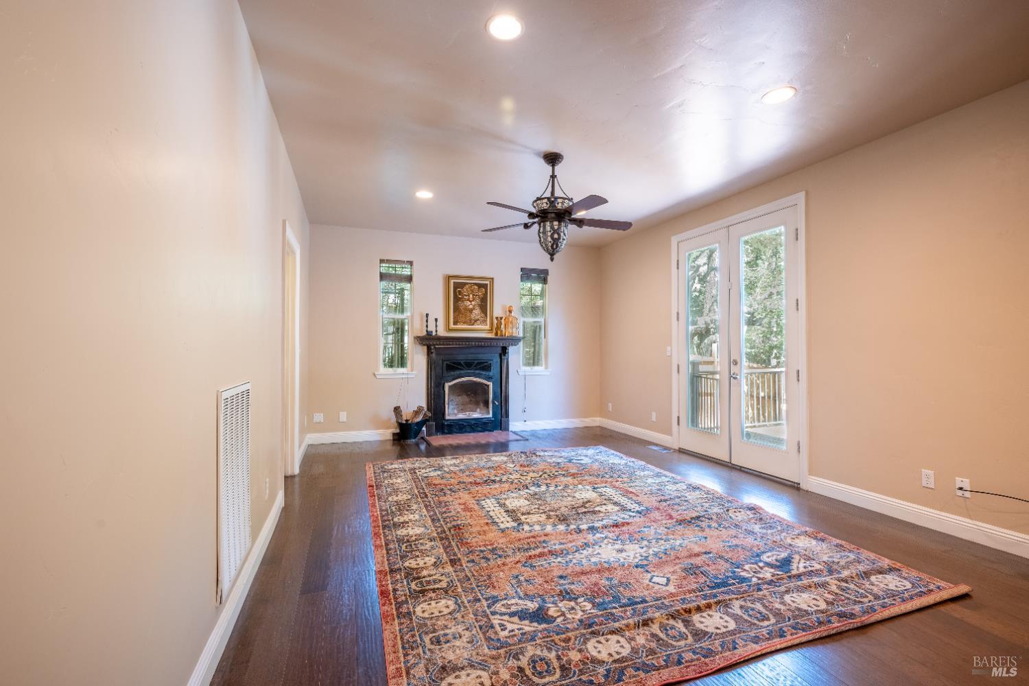 Detail Gallery Image 11 of 37 For 25977 Hawk Ter, Willits,  CA 95490 - 3 Beds | 2/1 Baths