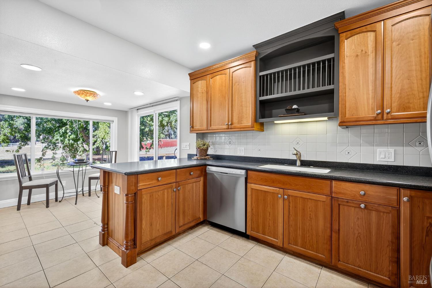 Detail Gallery Image 18 of 56 For 635 Goodwin Ave, Penngrove,  CA 94960 - 3 Beds | 2 Baths
