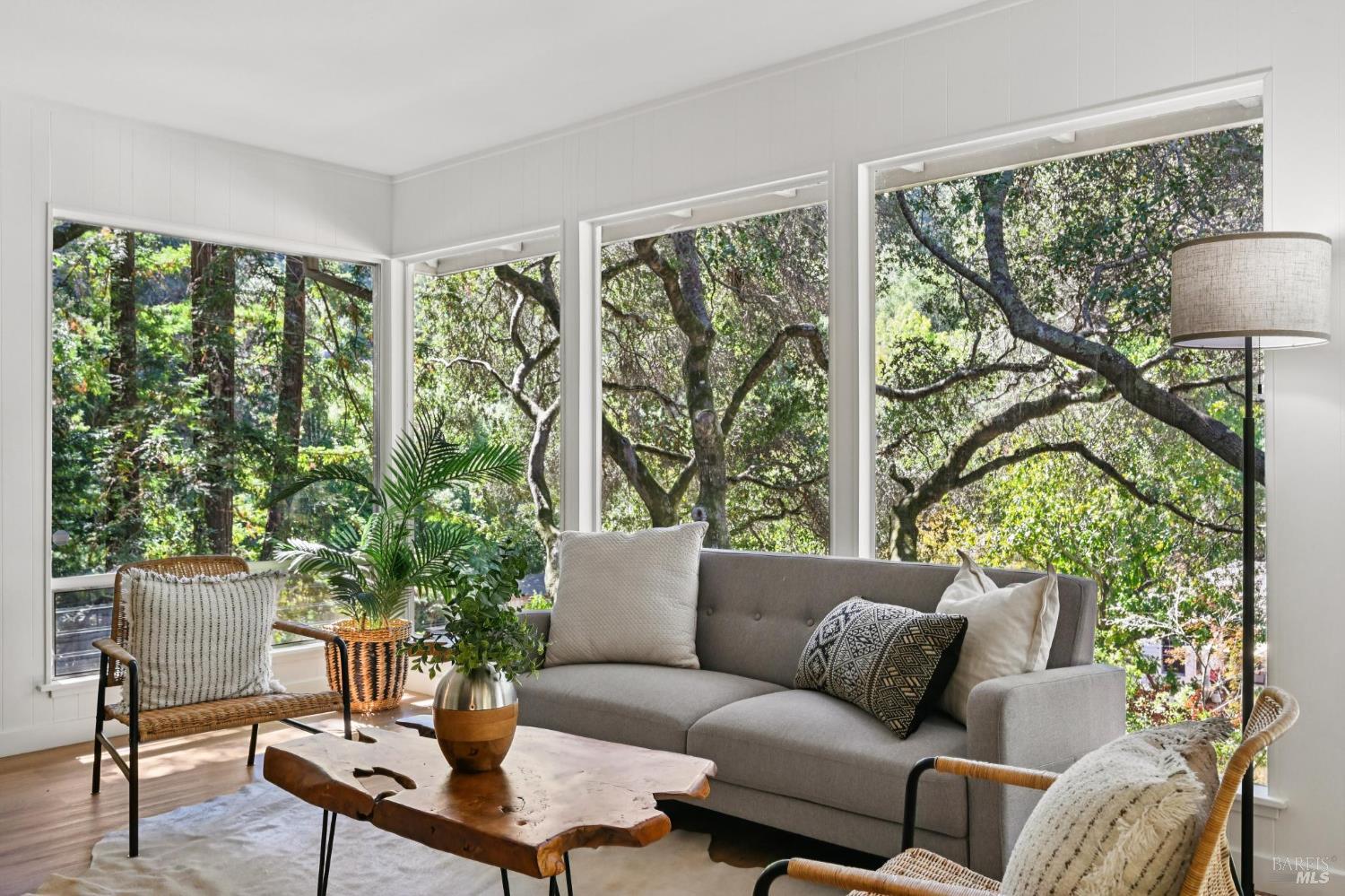 Detail Gallery Image 11 of 74 For 135 Spring Grove Ave, San Rafael,  CA 94901 - 6 Beds | 5/2 Baths