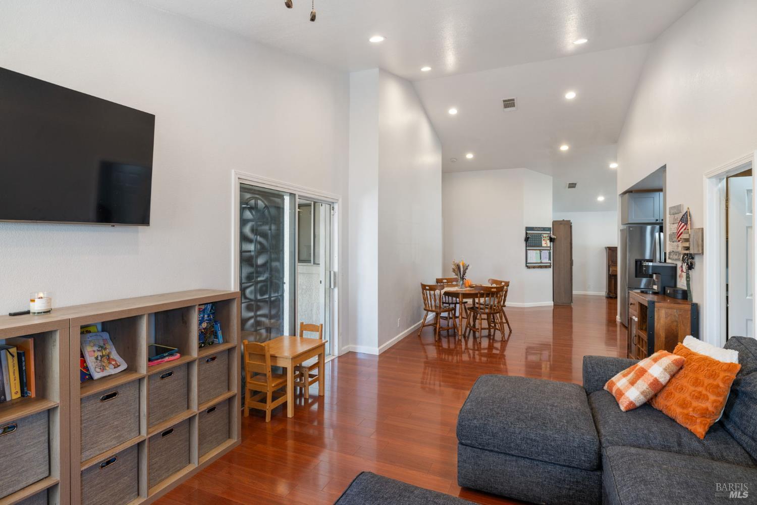 Detail Gallery Image 18 of 47 For 1201 Deanza Ct, Suisun City,  CA 94585 - 3 Beds | 2 Baths
