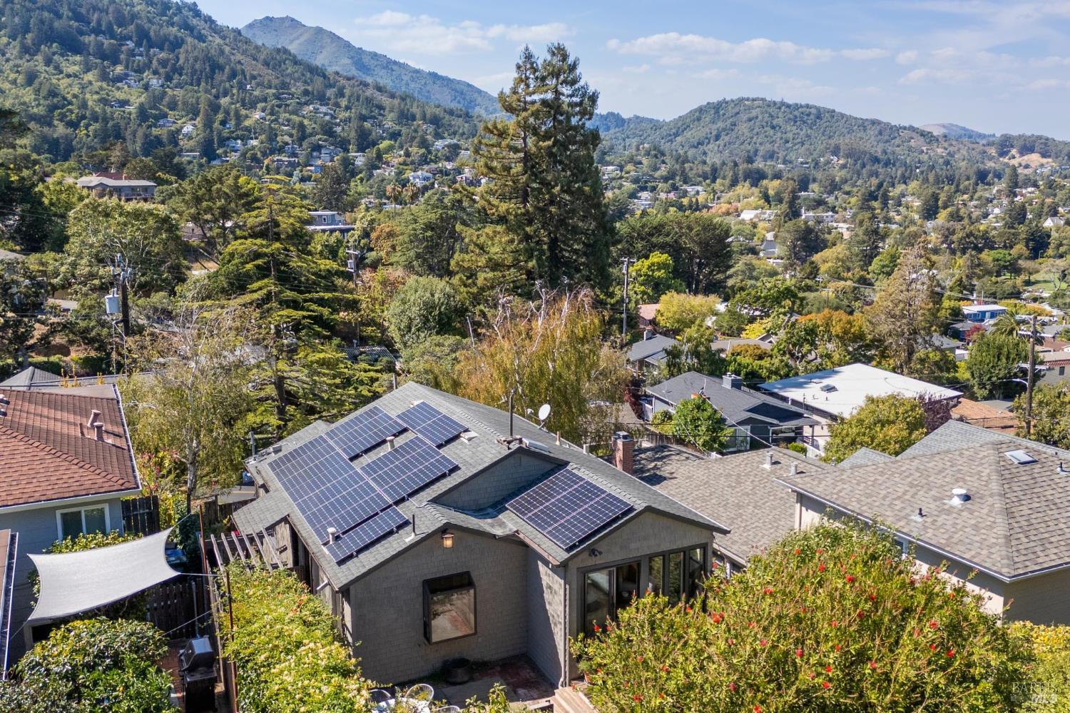Detail Gallery Image 2 of 43 For 274 Sausalito St, Corte Madera,  CA 94925 - 2 Beds | 1 Baths