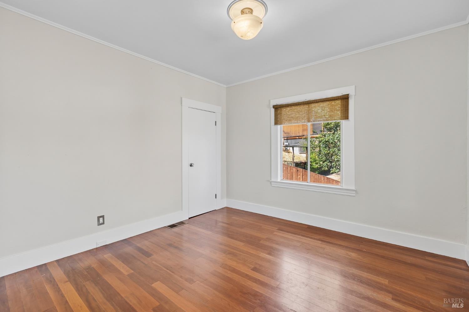 Detail Gallery Image 11 of 33 For 19 Roberts Ave, San Rafael,  CA 94901 - 3 Beds | 2 Baths