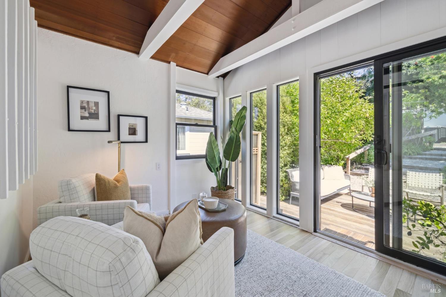 Detail Gallery Image 30 of 43 For 274 Sausalito St, Corte Madera,  CA 94925 - 2 Beds | 1 Baths