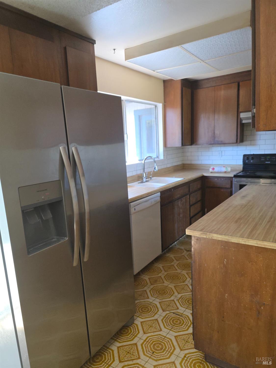 Detail Gallery Image 6 of 6 For 6375 San Benito Way, Rohnert Park,  CA 94928 - 3 Beds | 2 Baths