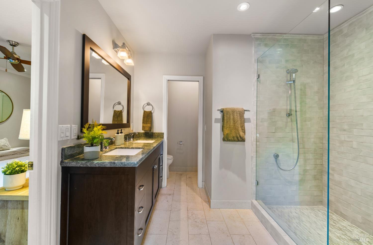 Detail Gallery Image 25 of 40 For 43 Creek Rd, San Anselmo,  CA 94960 - 3 Beds | 2/1 Baths