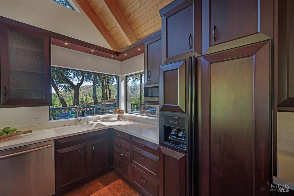 Detail Gallery Image 10 of 48 For 6417 Timber Springs Ct, Santa Rosa,  CA 95409 - 3 Beds | 2/2 Baths
