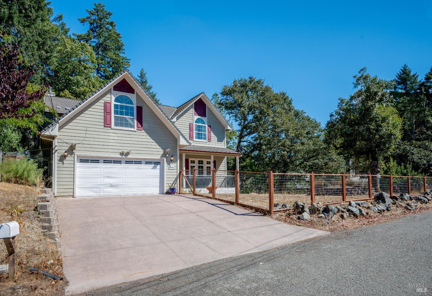 Detail Gallery Image 3 of 37 For 25977 Hawk Ter, Willits,  CA 95490 - 3 Beds | 2/1 Baths