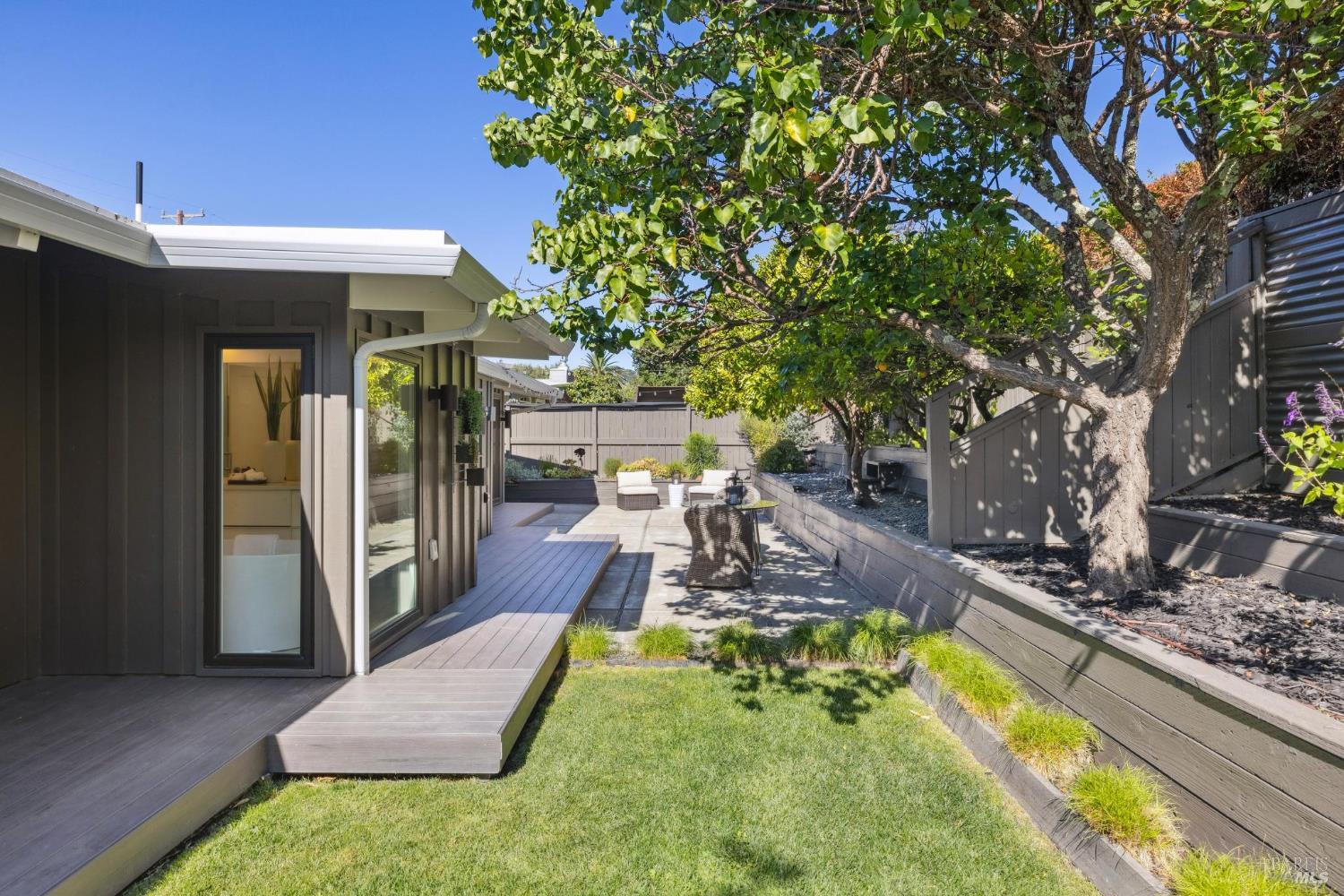 Detail Gallery Image 33 of 48 For 576 Wakerobin Ln, San Rafael,  CA 94903 - 3 Beds | 2 Baths