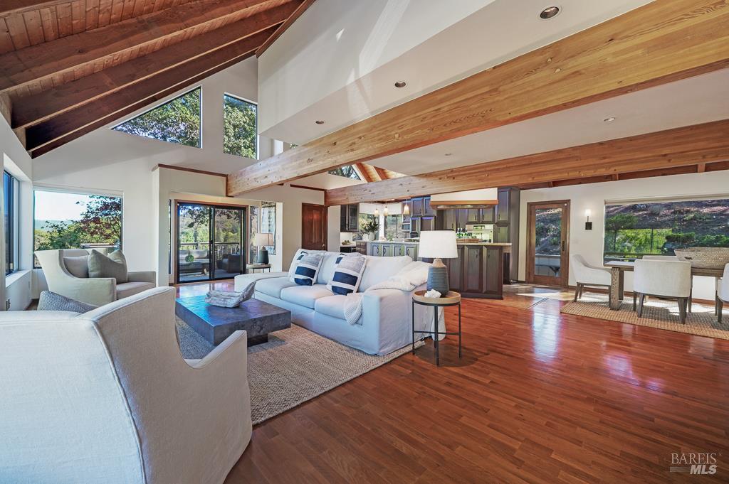 Detail Gallery Image 3 of 48 For 6417 Timber Springs Ct, Santa Rosa,  CA 95409 - 3 Beds | 2/2 Baths