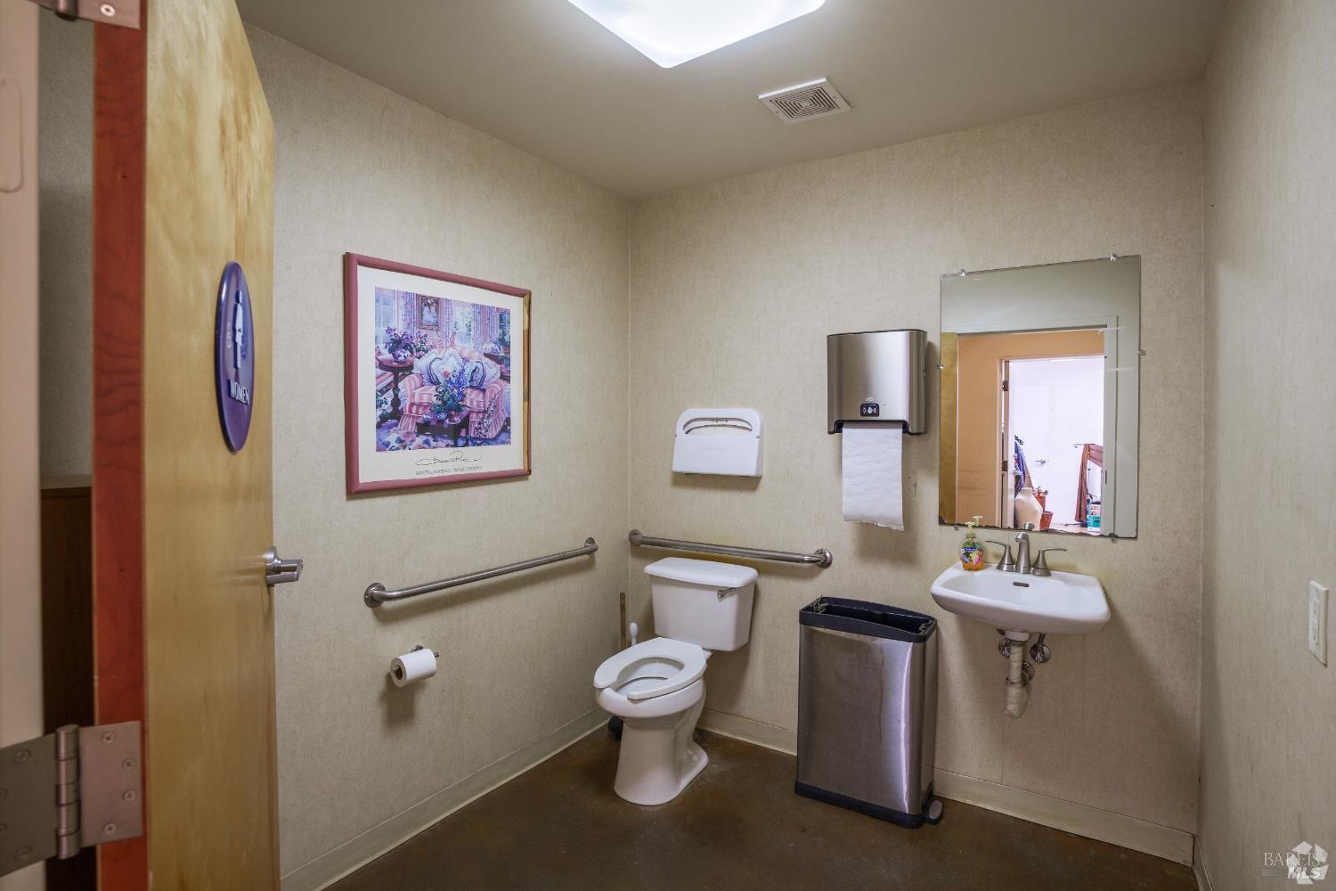 Detail Gallery Image 6 of 10 For 30 Miller Ave, Mill Valley,  CA 94941 - – Beds | – Baths