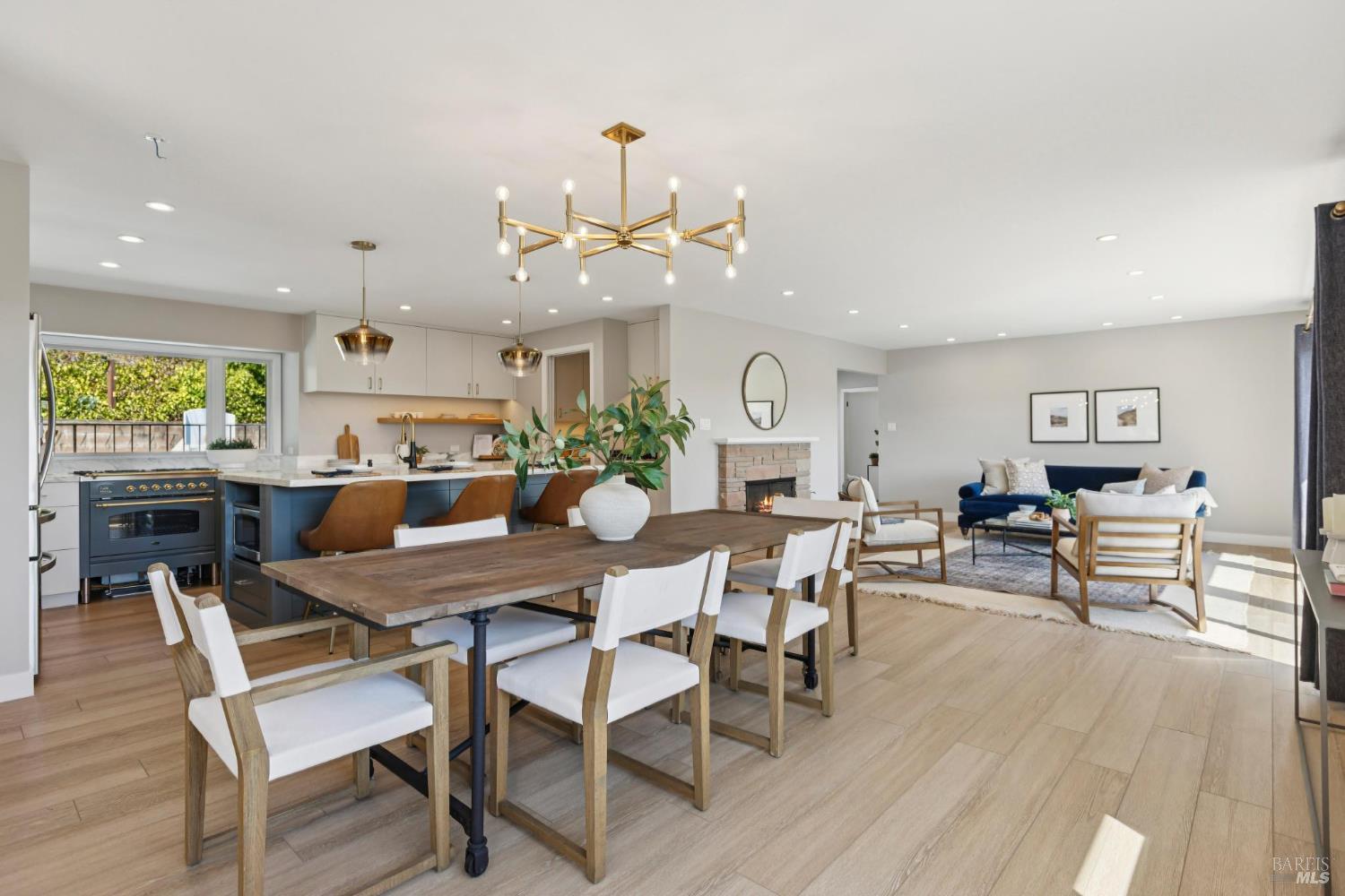 Detail Gallery Image 2 of 56 For 299 via Barranca Unkn, Greenbrae,  CA 94904 - 6 Beds | 4 Baths