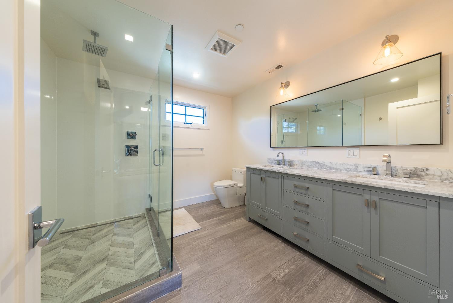 Detail Gallery Image 19 of 39 For 137 Granada Dr, Corte Madera,  CA 94925 - 4 Beds | 4 Baths