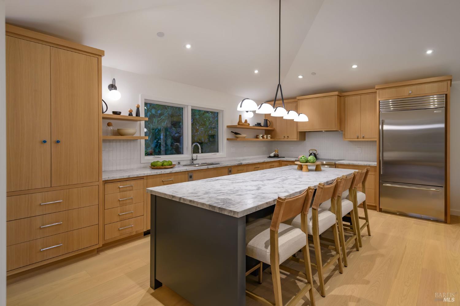 Detail Gallery Image 17 of 72 For 402 Alexander Ave, Larkspur,  CA 94939 - 5 Beds | 3/1 Baths