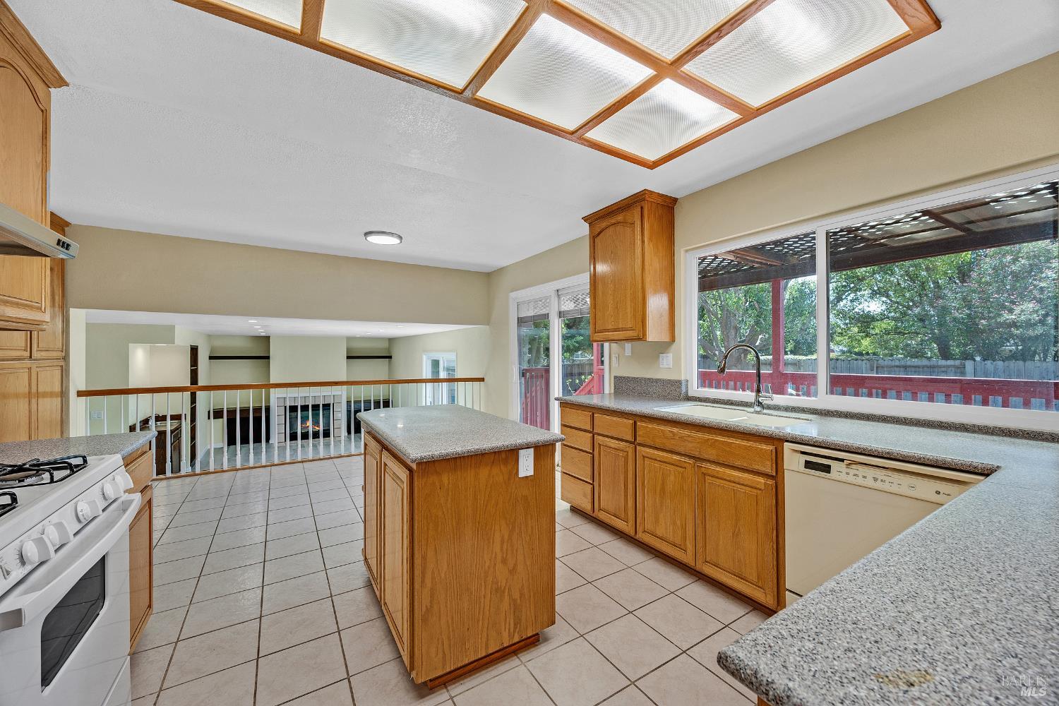 Detail Gallery Image 7 of 43 For 743 Isabella Way, Fairfield,  CA 94533 - 4 Beds | 2/1 Baths