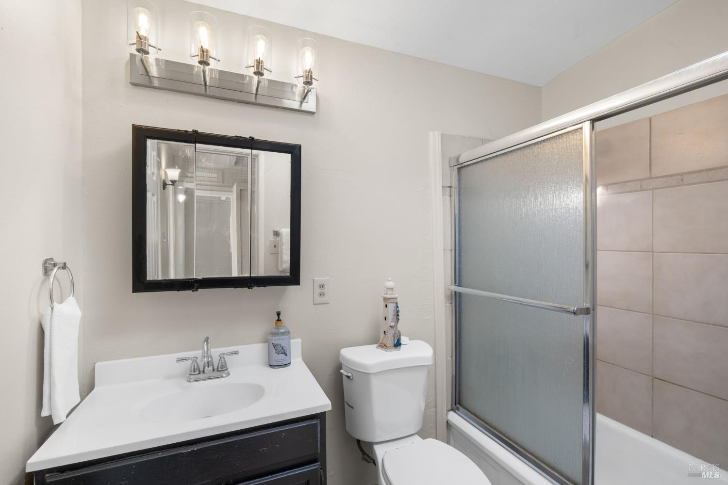 Detail Gallery Image 23 of 42 For 1401 Coronel Ave, Vallejo,  CA 94591 - 3 Beds | 2 Baths