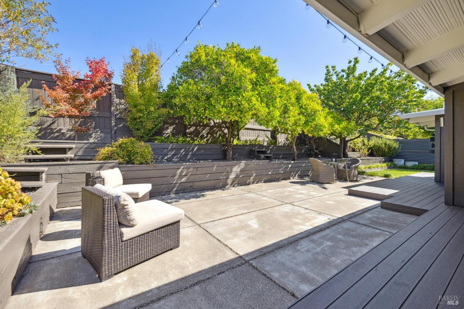 Detail Gallery Image 22 of 48 For 576 Wakerobin Ln, San Rafael,  CA 94903 - 3 Beds | 2 Baths