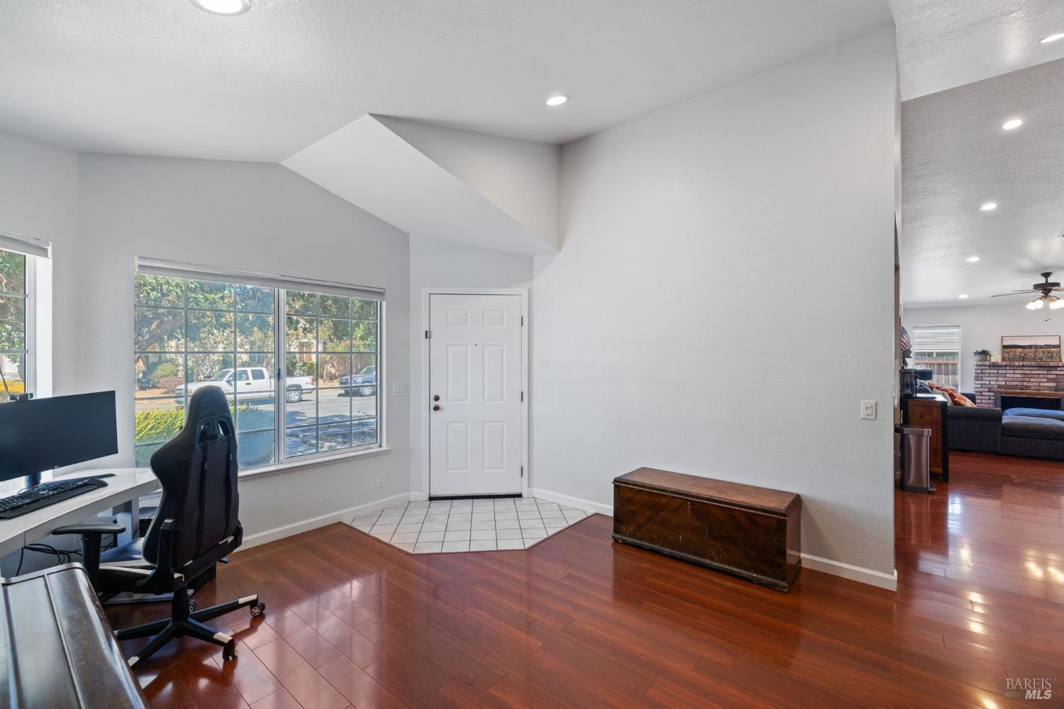 Detail Gallery Image 4 of 47 For 1201 Deanza Ct, Suisun City,  CA 94585 - 3 Beds | 2 Baths