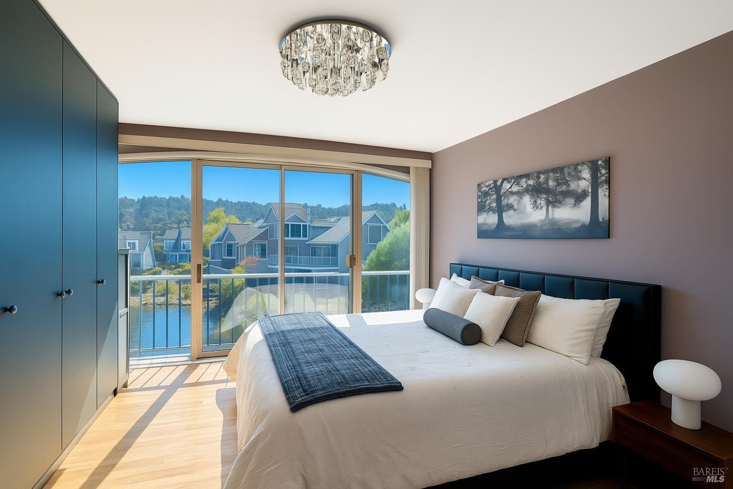 Detail Gallery Image 16 of 35 For 5331 Shelter Bay Ave, Mill Valley,  CA 94941 - 2 Beds | 2 Baths