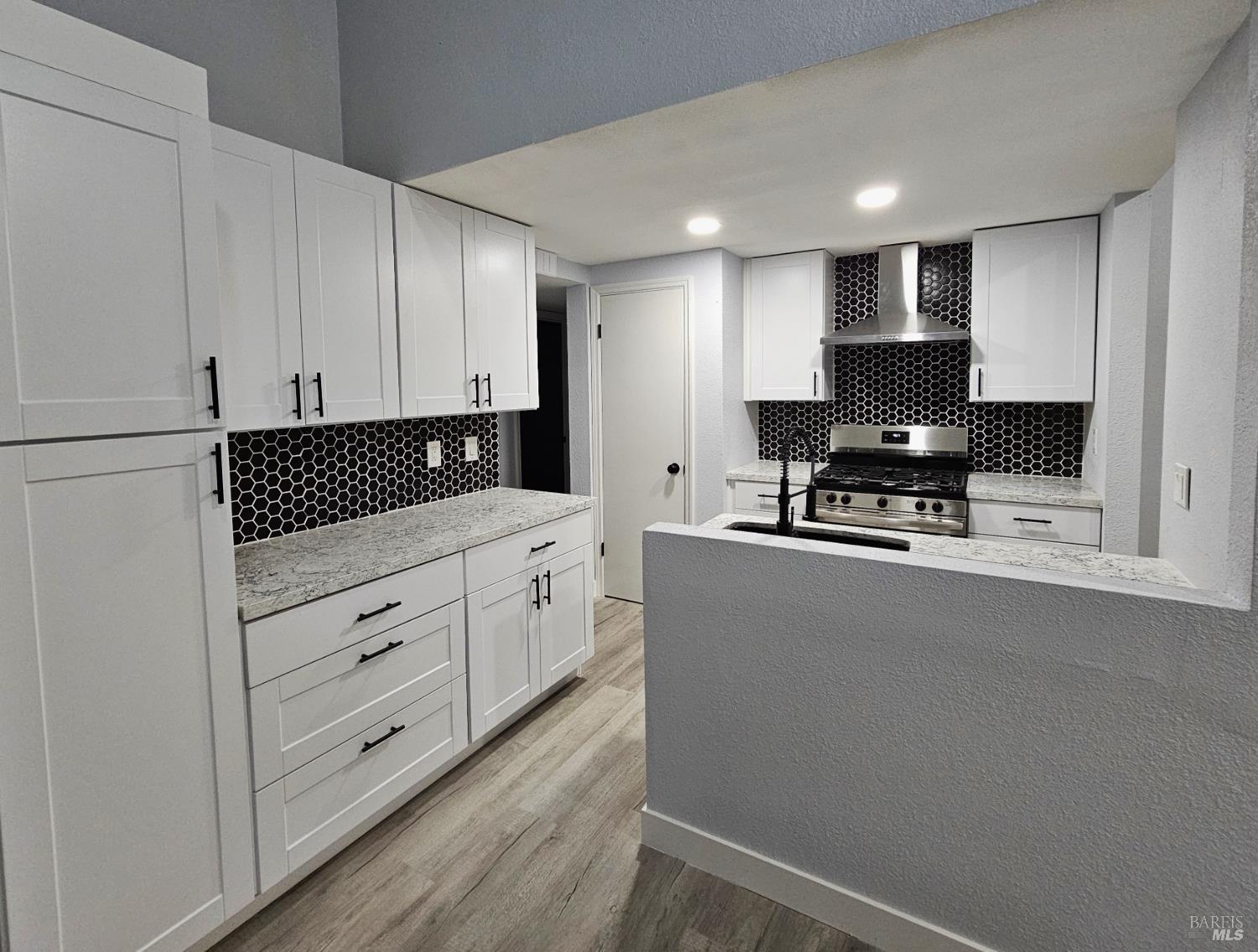 Detail Gallery Image 2 of 14 For 1048 E Tabor Ave, Fairfield,  CA 94533 - 4 Beds | 2 Baths