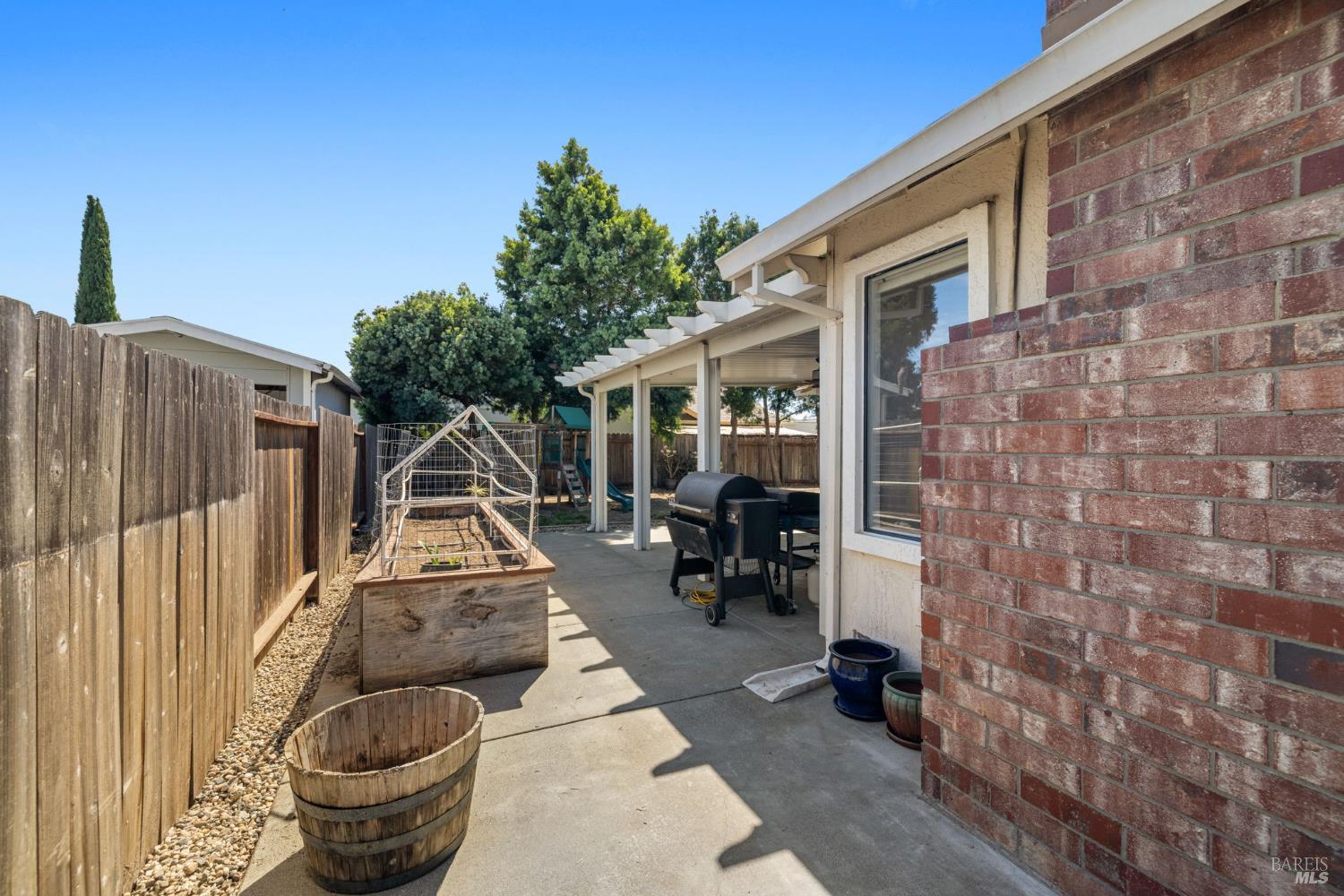 Detail Gallery Image 42 of 47 For 1201 Deanza Ct, Suisun City,  CA 94585 - 3 Beds | 2 Baths