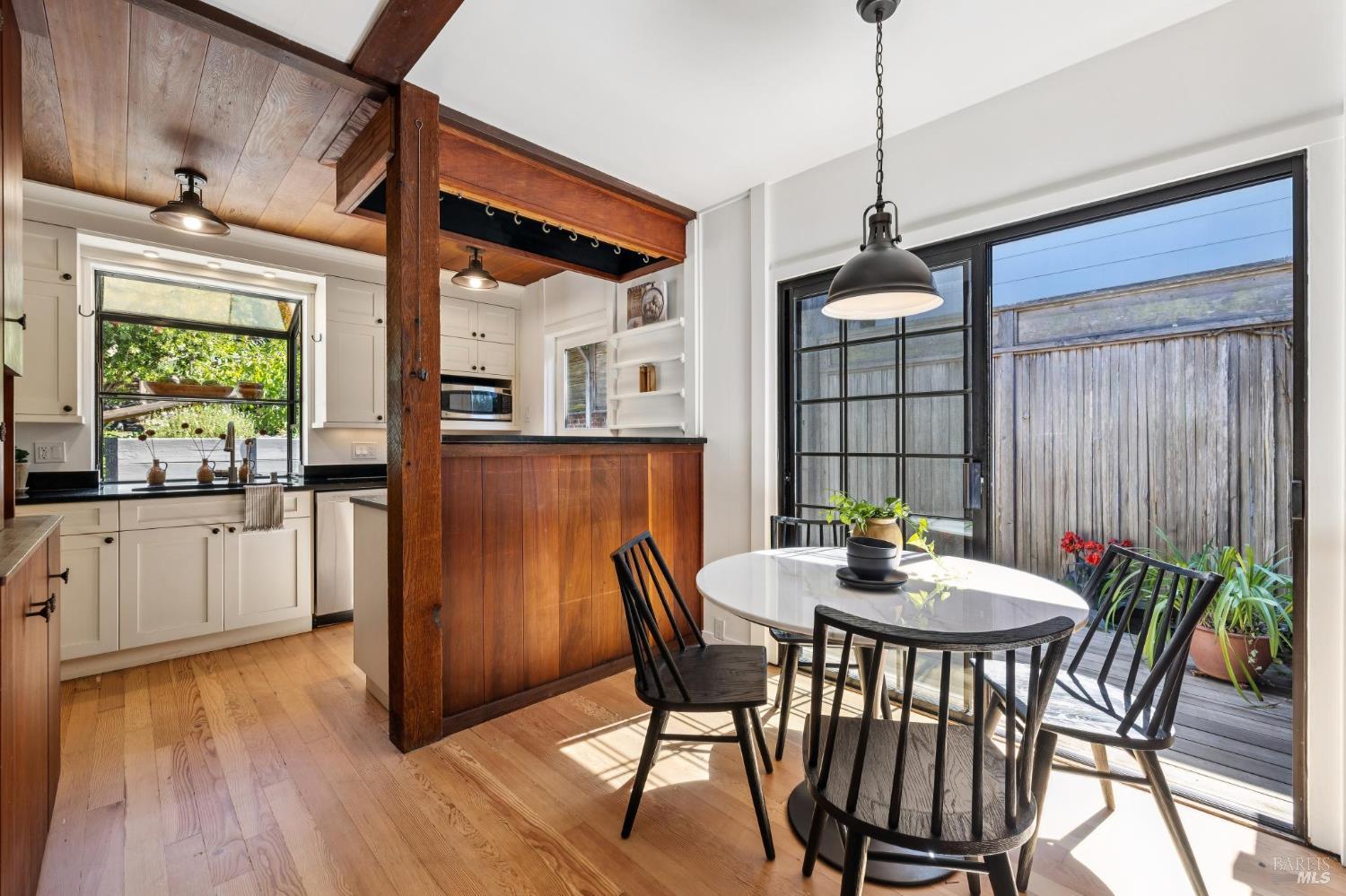 Detail Gallery Image 15 of 43 For 274 Sausalito St, Corte Madera,  CA 94925 - 2 Beds | 1 Baths