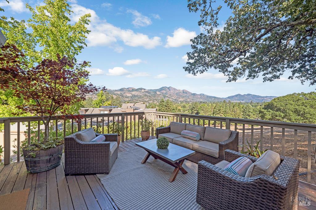 Detail Gallery Image 2 of 48 For 6417 Timber Springs Ct, Santa Rosa,  CA 95409 - 3 Beds | 2/2 Baths