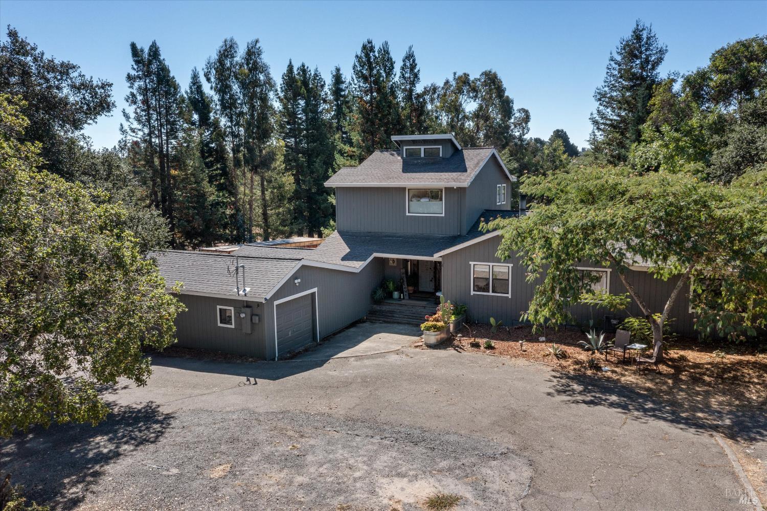 Detail Gallery Image 2 of 40 For 8061 Elphick Rd, Sebastopol,  CA 95472 - 4 Beds | 2/1 Baths
