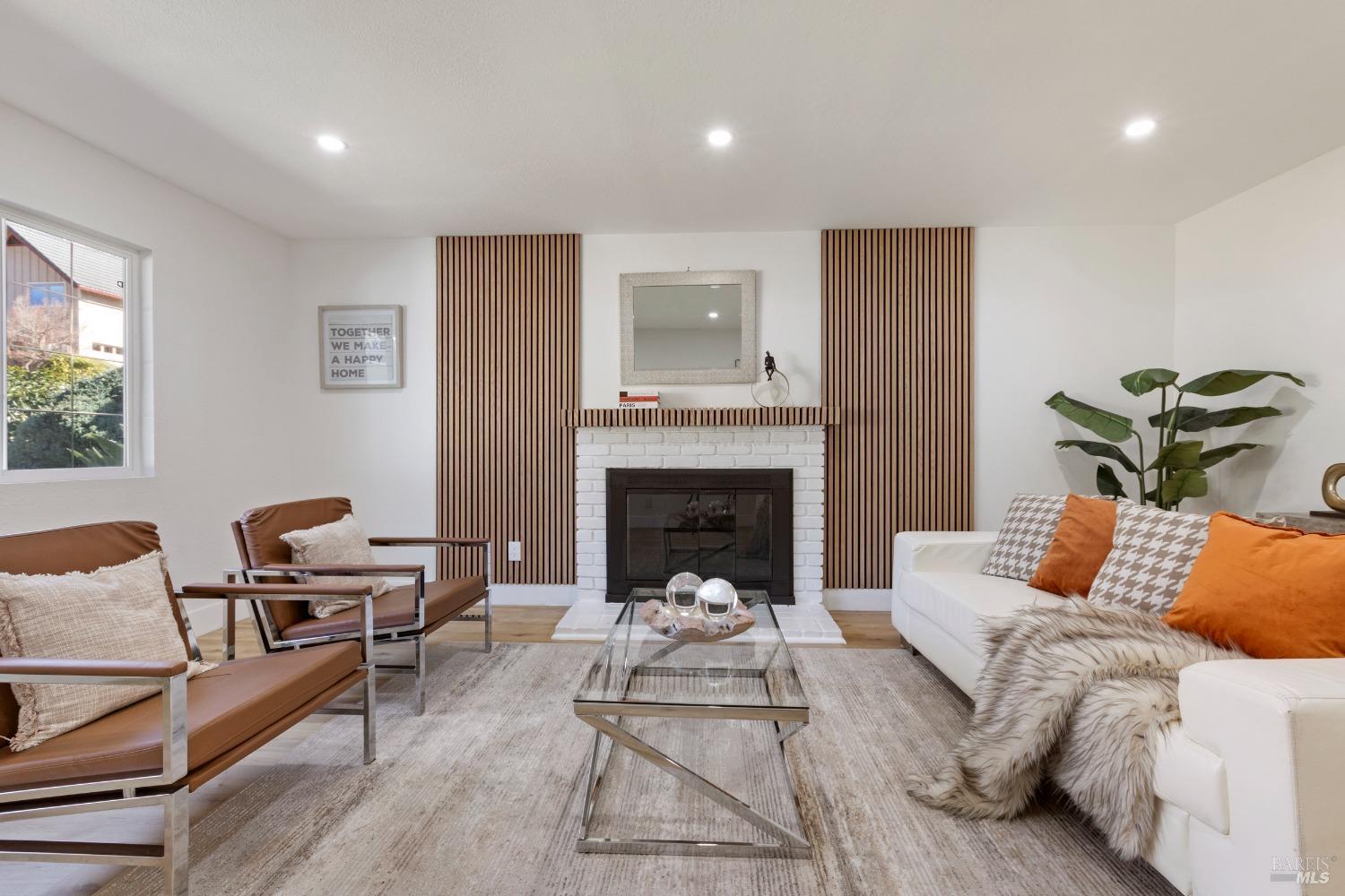 Detail Gallery Image 4 of 21 For 773 Ernest Dr, Sonoma,  CA 95476 - 4 Beds | 2 Baths