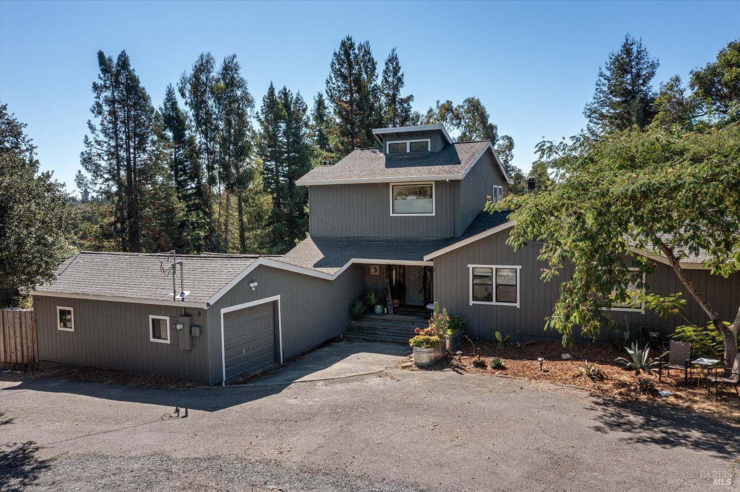 Detail Gallery Image 1 of 40 For 8061 Elphick Rd, Sebastopol,  CA 95472 - 4 Beds | 2/1 Baths
