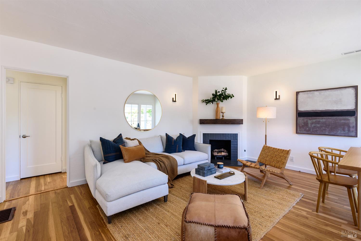 Detail Gallery Image 4 of 25 For 28 Hillview Ave, San Rafael,  CA 94901 - 3 Beds | 1 Baths