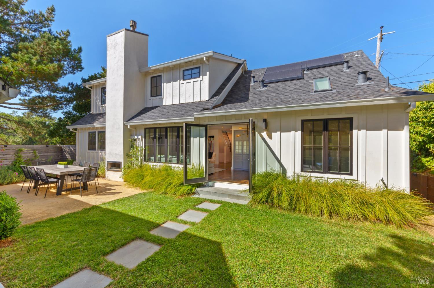 Detail Gallery Image 28 of 39 For 137 Granada Dr, Corte Madera,  CA 94925 - 4 Beds | 4 Baths