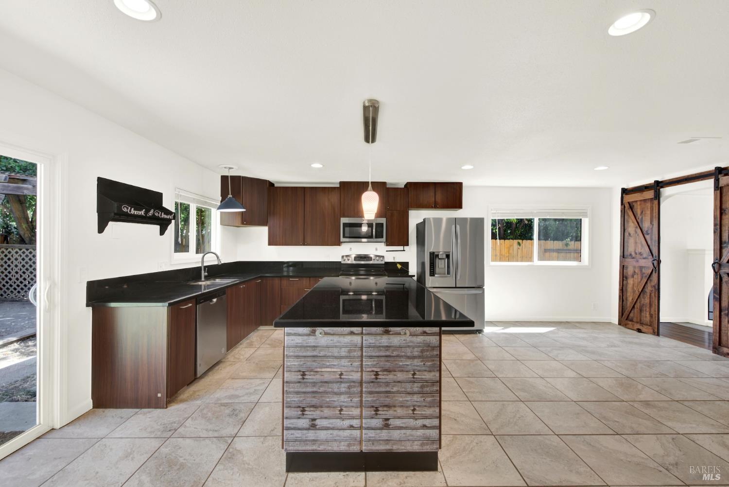 Detail Gallery Image 17 of 56 For 640 Berkshire Dr, Dixon,  CA 95620 - 4 Beds | 2 Baths