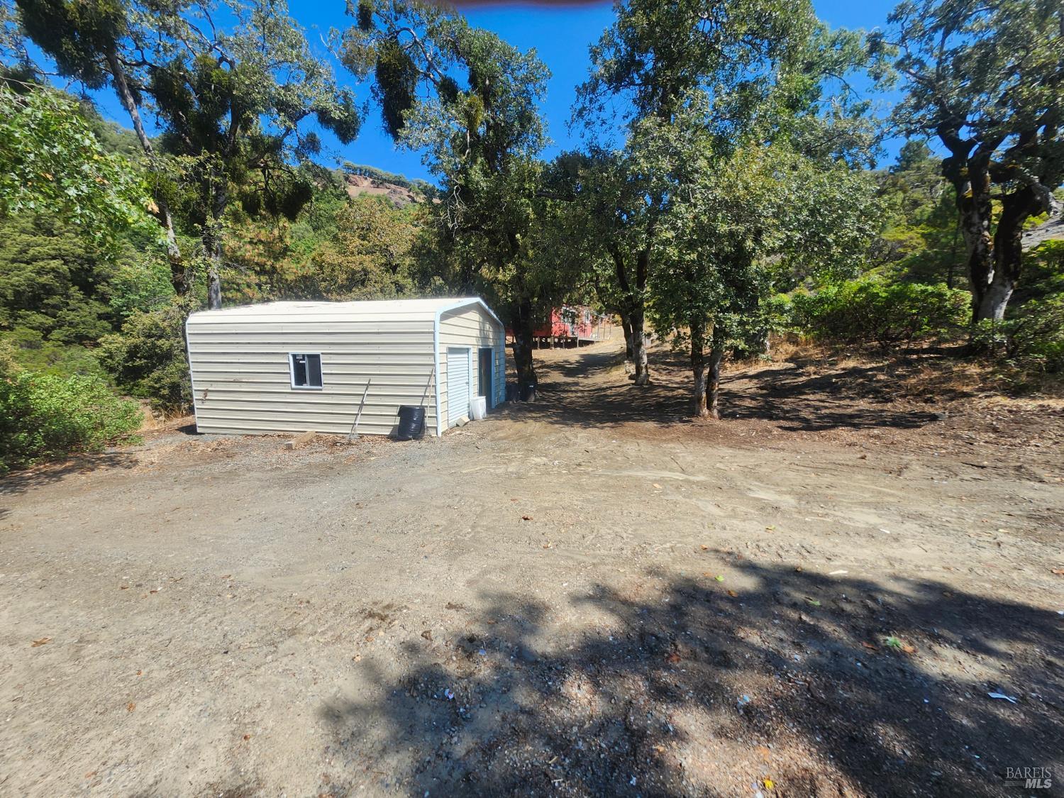 Detail Gallery Image 12 of 15 For 5635 Iron Peak Rd, Laytonville,  CA 95454 - 1 Beds | 1 Baths