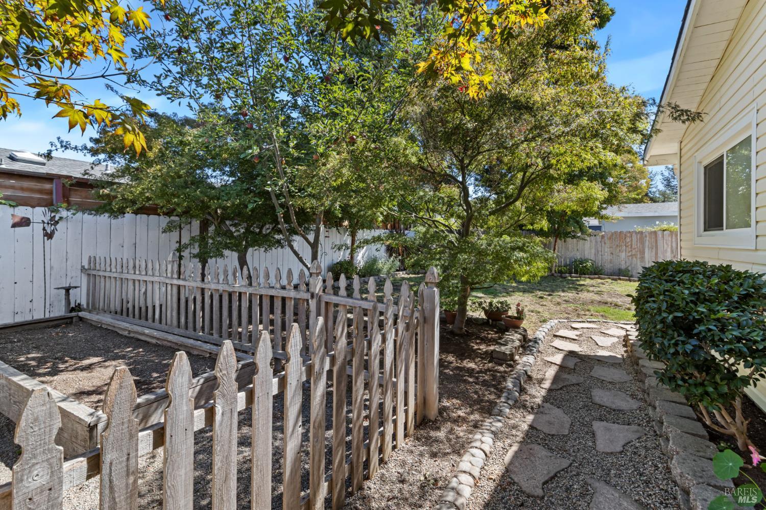 Detail Gallery Image 23 of 27 For 3122 Piedmont Ave, Napa,  CA 94558 - 3 Beds | 2 Baths
