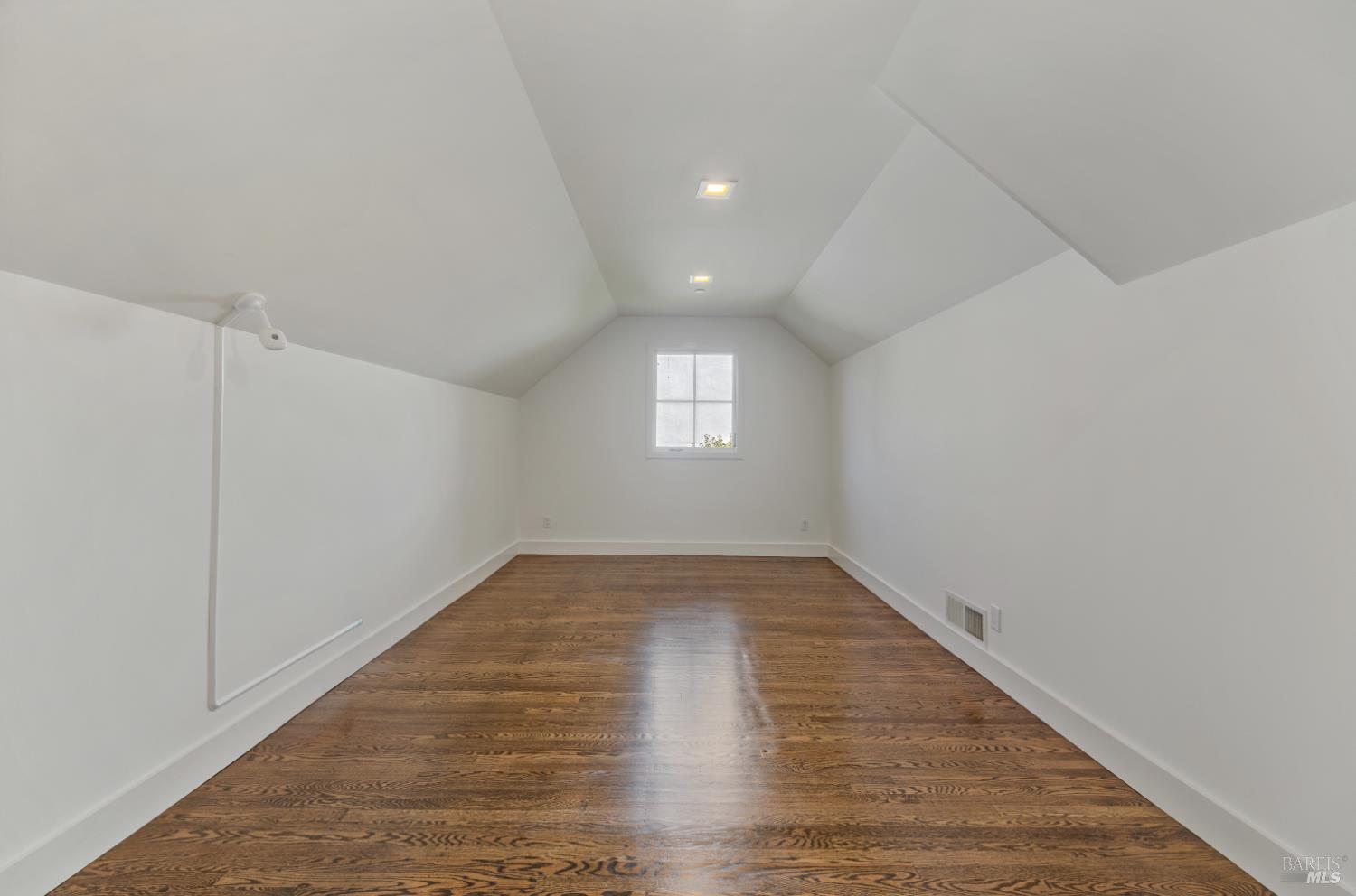 Detail Gallery Image 23 of 39 For 137 Granada Dr, Corte Madera,  CA 94925 - 4 Beds | 4 Baths