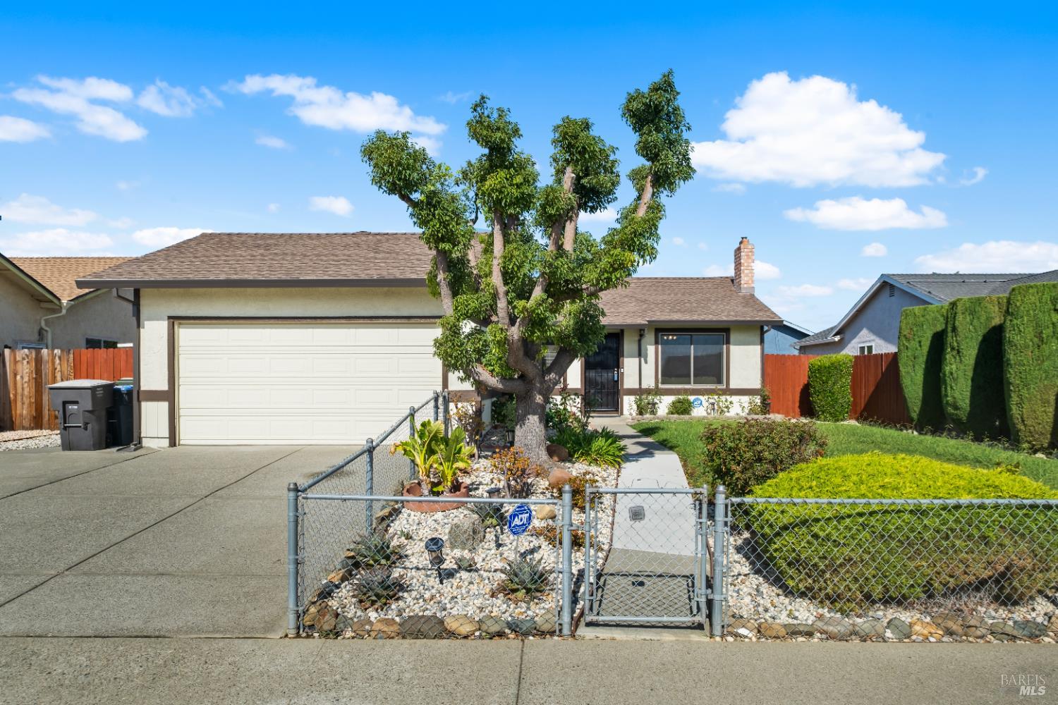 Detail Gallery Image 5 of 47 For 616 Emperor Dr, Suisun City,  CA 94585 - 3 Beds | 1 Baths