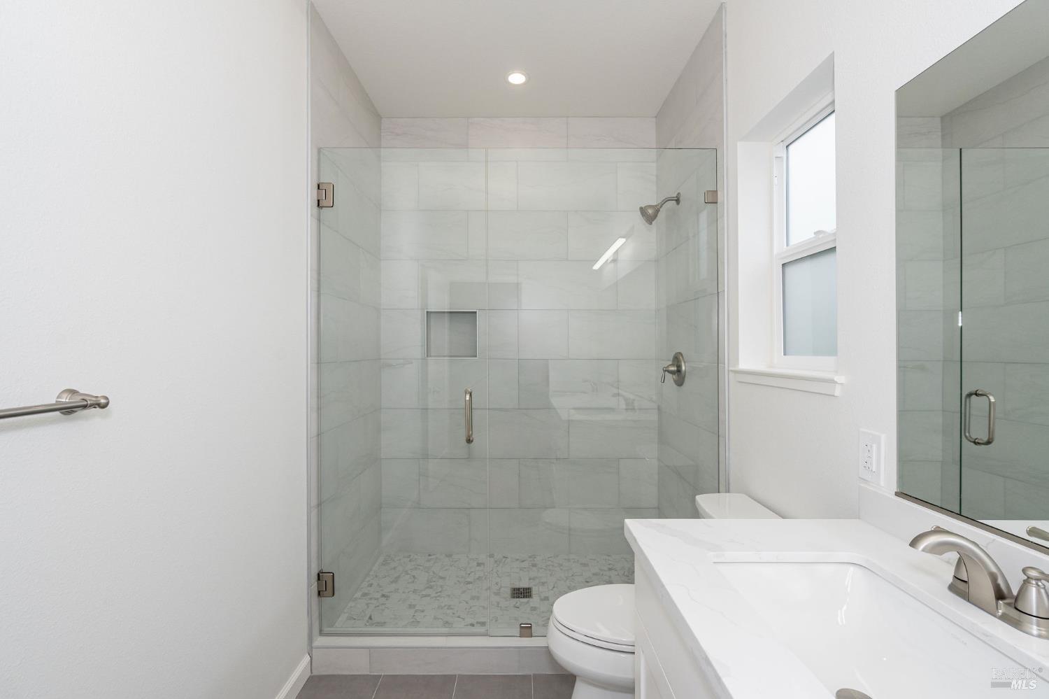 Detail Gallery Image 37 of 43 For 1924 San Salvador Dr, Santa Rosa,  CA 95403 - 4 Beds | 2 Baths