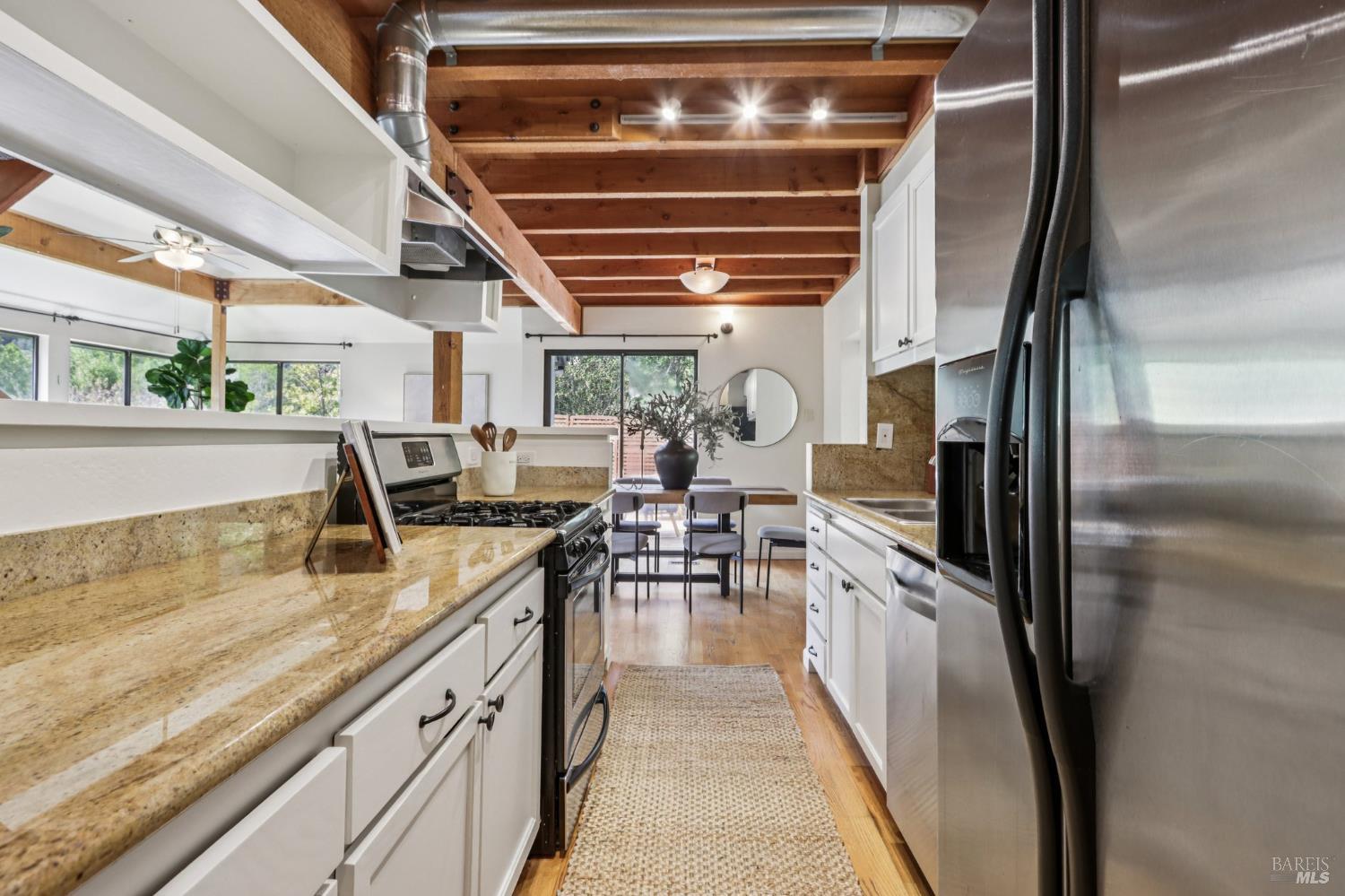 Detail Gallery Image 12 of 36 For 32 Glen Dr, Fairfax,  CA 94930 - 3 Beds | 2 Baths