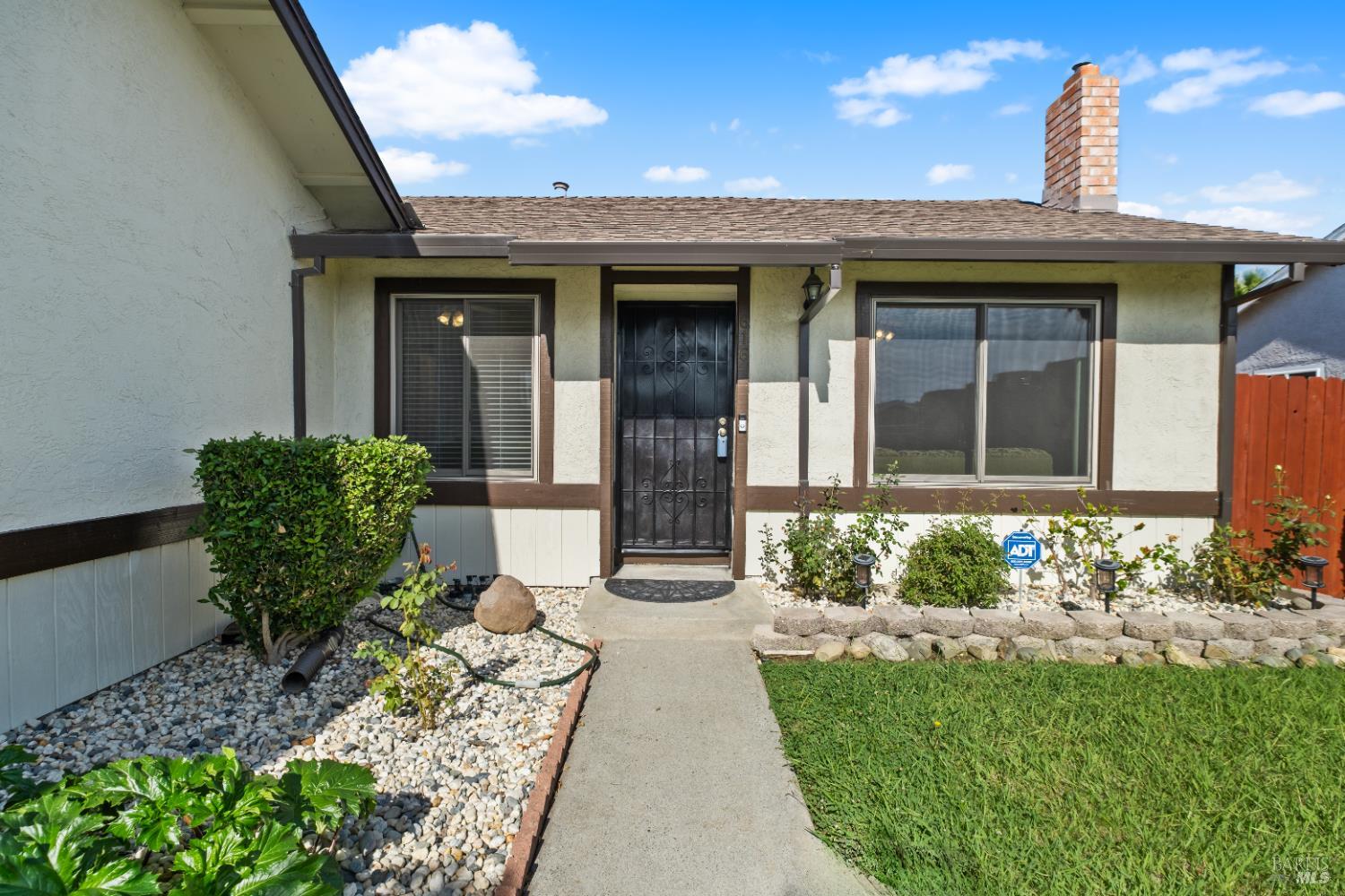Detail Gallery Image 2 of 47 For 616 Emperor Dr, Suisun City,  CA 94585 - 3 Beds | 1 Baths