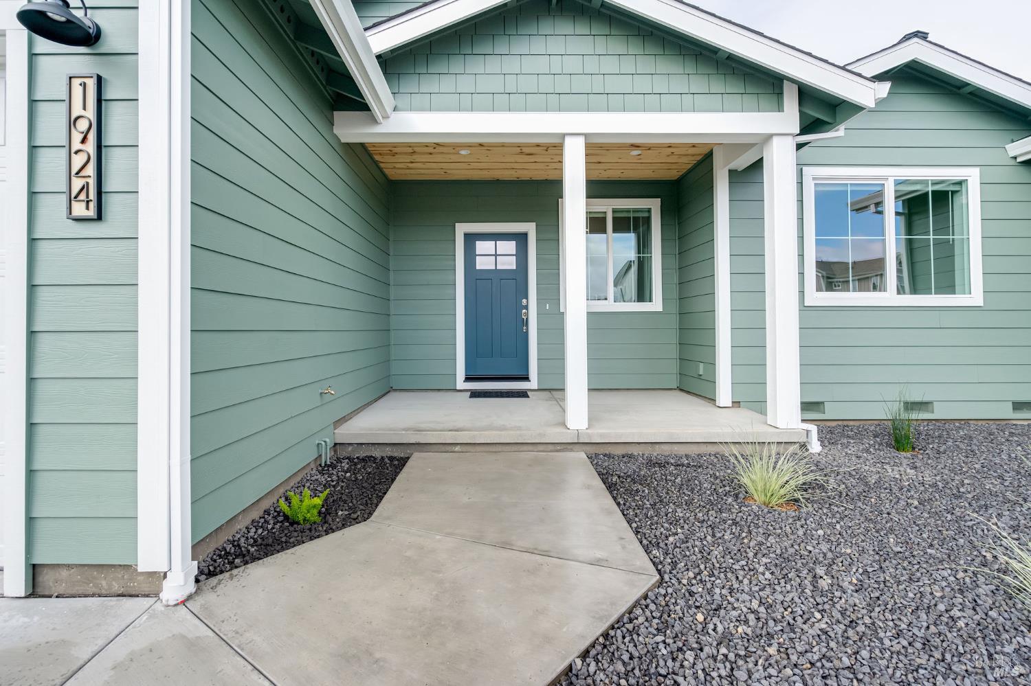 Detail Gallery Image 3 of 43 For 1924 San Salvador Dr, Santa Rosa,  CA 95403 - 4 Beds | 2 Baths