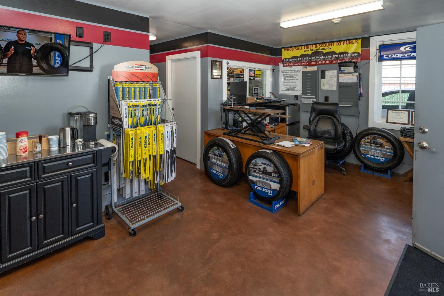 Detail Gallery Image 8 of 15 For 242 Shoreline Hwy, Mill Valley,  CA 94941 - – Beds | – Baths