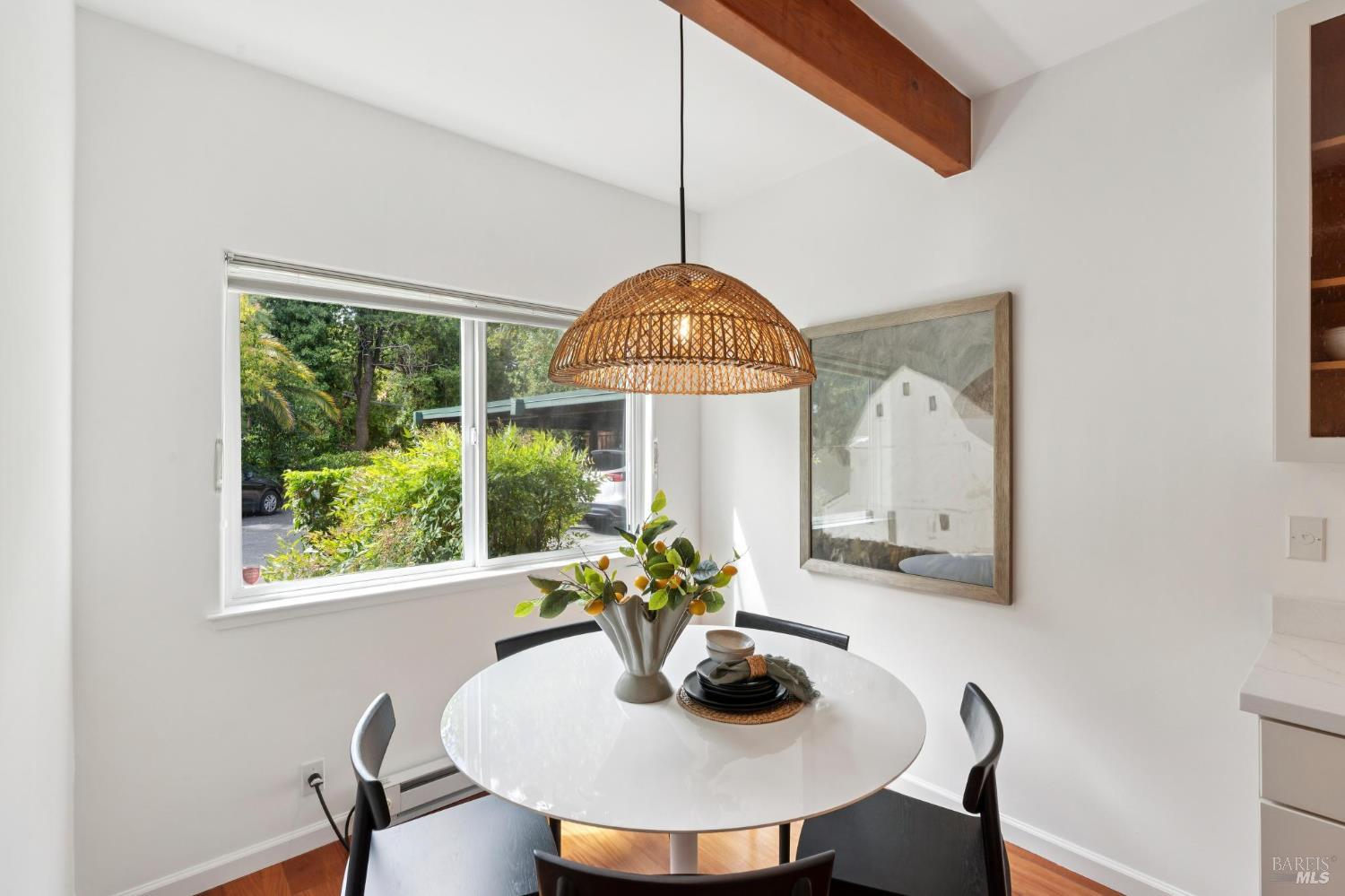 Detail Gallery Image 6 of 19 For 84 Madrone Ave #1,  San Anselmo,  CA 94960 - 2 Beds | 1 Baths