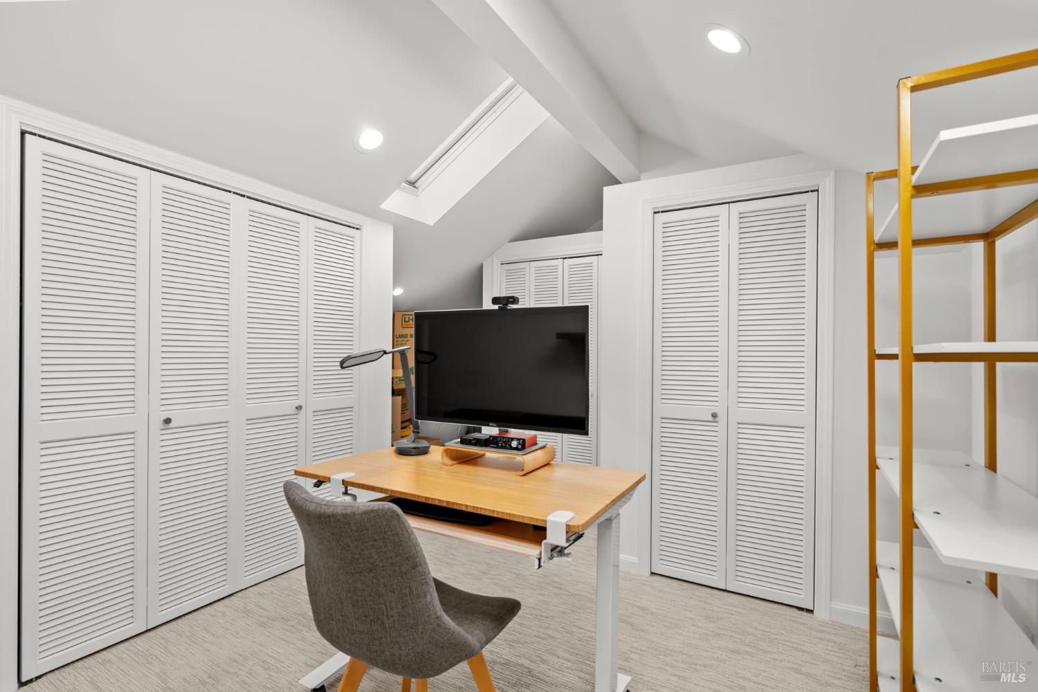 Detail Gallery Image 19 of 26 For 402 Donahue St, Sausalito,  CA 94965 - 3 Beds | 2/1 Baths