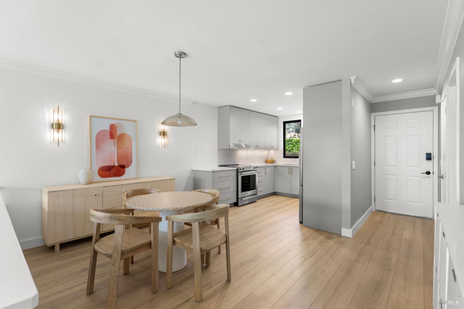 Detail Gallery Image 6 of 26 For 402 Donahue St, Sausalito,  CA 94965 - 3 Beds | 2/1 Baths