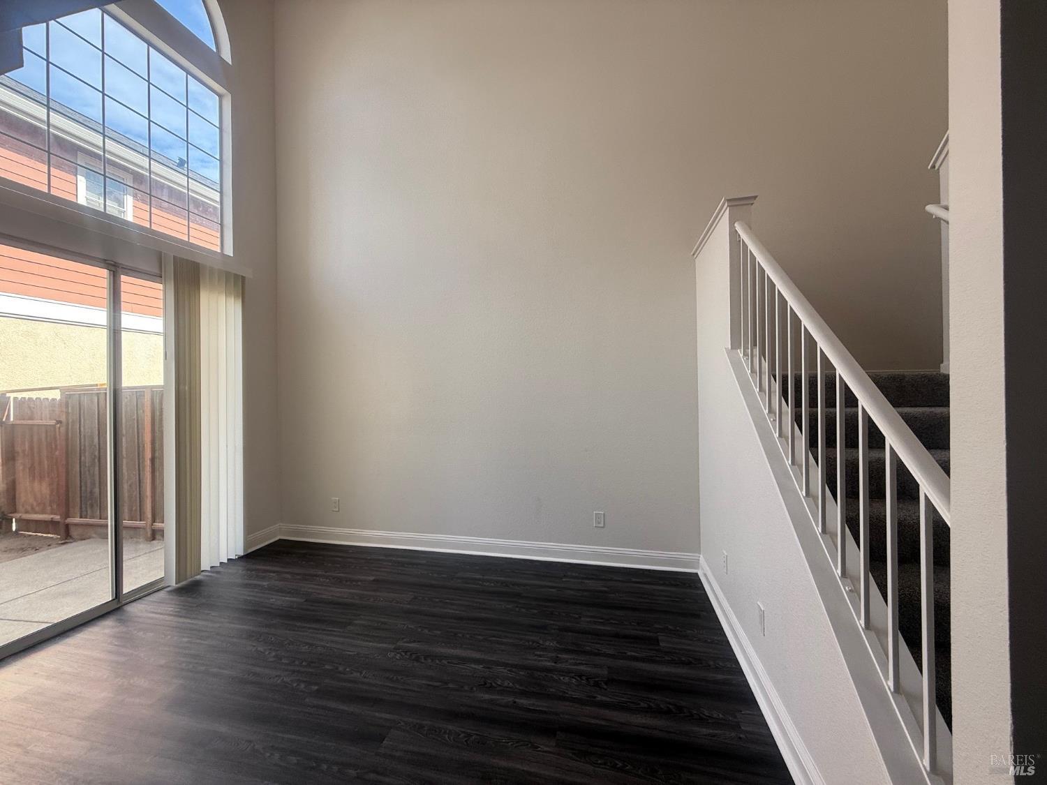 Detail Gallery Image 9 of 16 For 40 Manchester Ln, Fairfield,  CA 94533 - 3 Beds | 2/1 Baths