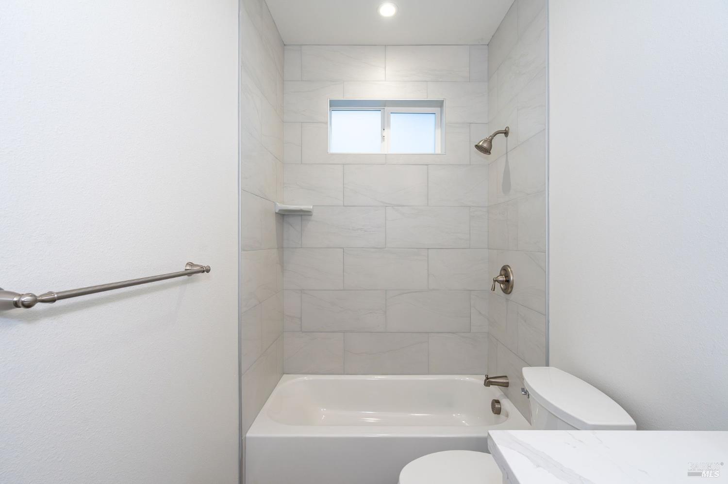 Detail Gallery Image 27 of 43 For 1924 San Salvador Dr, Santa Rosa,  CA 95403 - 4 Beds | 2 Baths