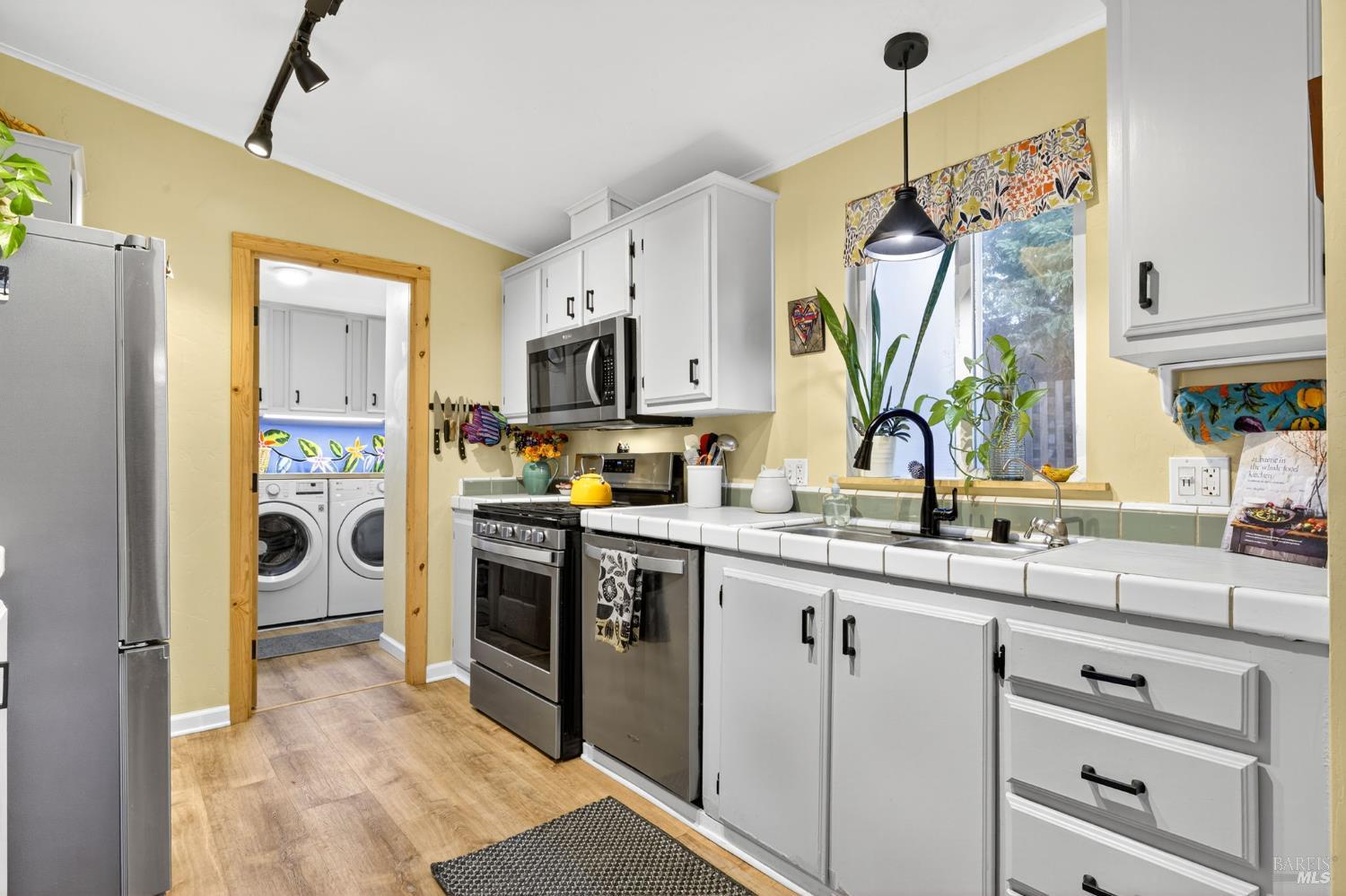 Detail Gallery Image 16 of 33 For 8034 Cliffrose St, Windsor,  CA 95492 - 3 Beds | 2 Baths