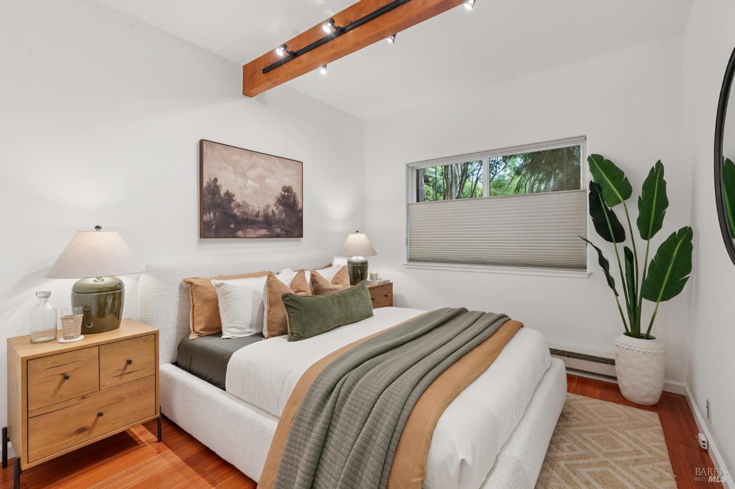 Detail Gallery Image 16 of 19 For 84 Madrone Ave #1,  San Anselmo,  CA 94960 - 2 Beds | 1 Baths