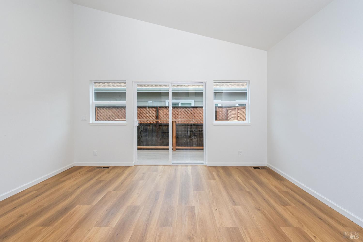 Detail Gallery Image 16 of 43 For 1924 San Salvador Dr, Santa Rosa,  CA 95403 - 4 Beds | 2 Baths