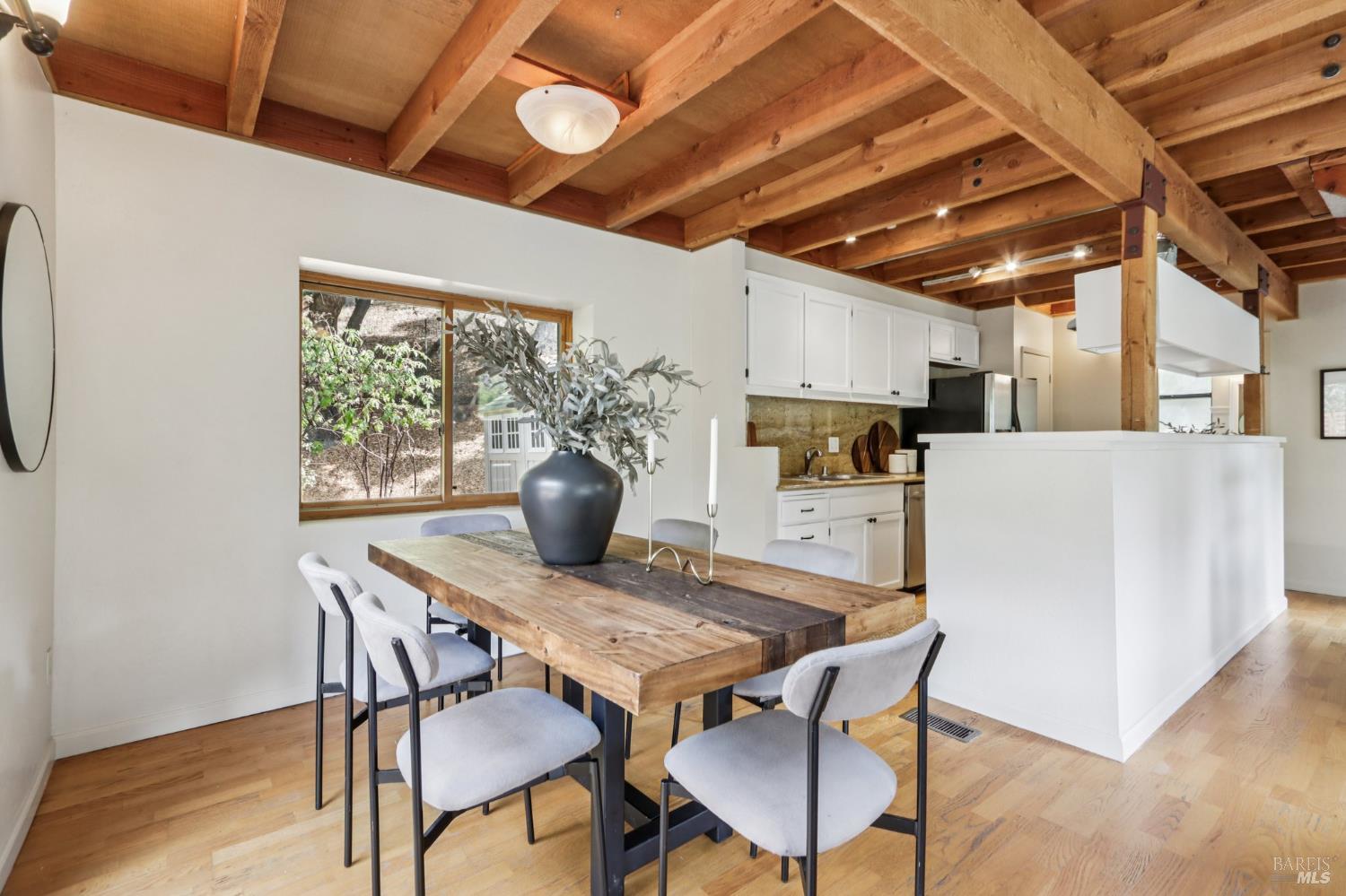 Detail Gallery Image 7 of 36 For 32 Glen Dr, Fairfax,  CA 94930 - 3 Beds | 2 Baths